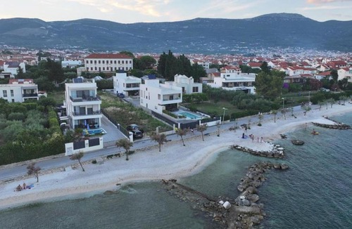 Kastel Stafilic Villa | Beachfront Villa