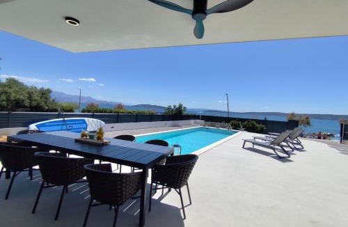 Kastel Stafilic Villa | Beachfront Villa
