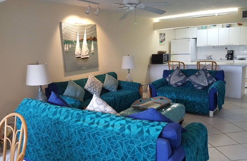 Anna's Retreat Condo | Beachfront Villa in Paradise