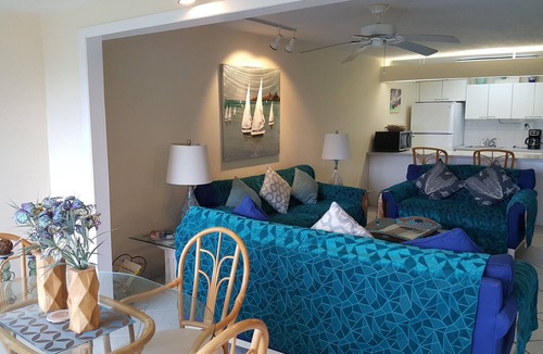 Anna's Retreat Condo | Beachfront Villa in Paradise
