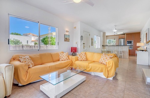 Les Deveses Villa | Beachfront Villa - Riu Cudei with Private Pool, A/C and Wi-Fi