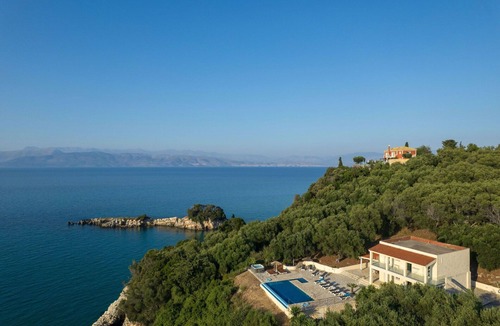 Agios Spyridon Corfu Villa | Beachfront Villa Seasun - Luxury Villa by the Sea in Corfu, Greece