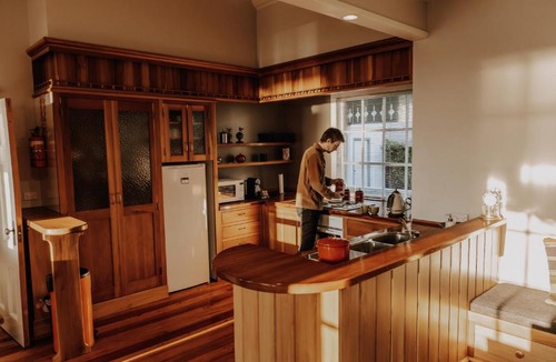 Kaikoura House | Beachfront Villa, Spacious, Mountain Outlook - KK87184