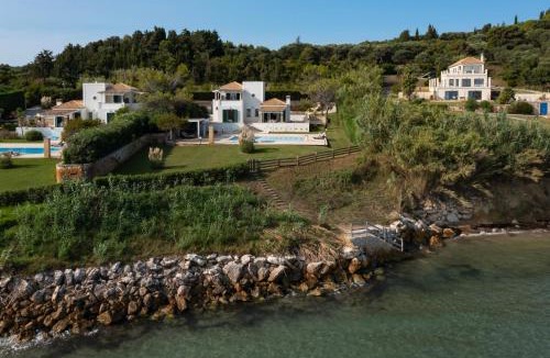 Sidari Villa | Beachfront Villa Victoras - With private beach