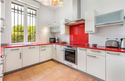 Marseillan Villa | Beachfront villa with pool