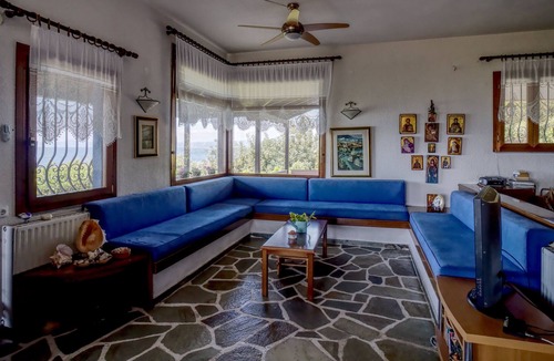 Aristotelis Villa | Beachfront villa with huge garden, 3br, Halkidiki