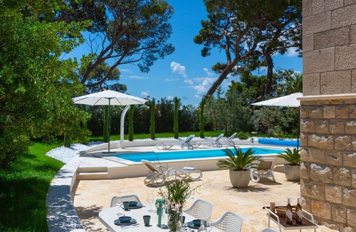 Brela Villa | Beachfront Villa with heated private pool