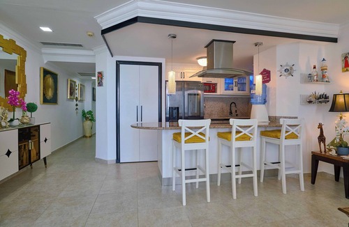 Villas Del Mar Apartment | Beachfront w/View Luxury Smart TV Gym