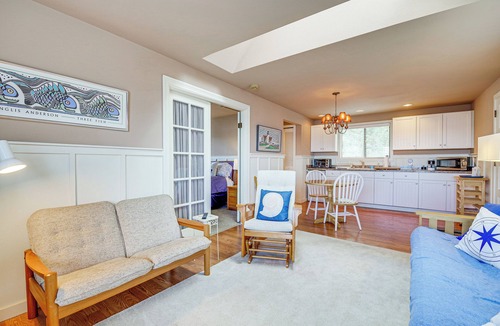 Bells Beach House | Beachfront Whidbey Island Home + Apartment!