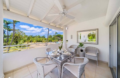 Porters Apartment | Beachfront with resort pool - Glitter Bay 314