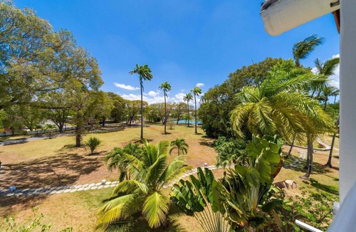 Porters Apartment | Beachfront with resort pool - Glitter Bay 414