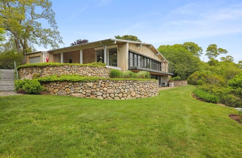 Woods Hole House | Beachfront Woods Hole Estate with Ocean View