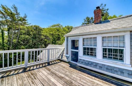 Aquinnah House | Beachroad Hideout