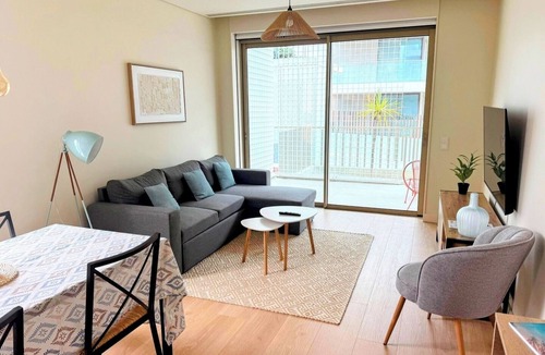 Canidelo Apartment | Beachside 2 BD Apartment | Balcony | AC