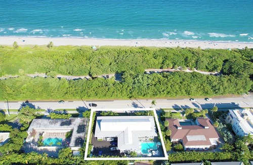 Boca Raton Apartment | Beachside 2BR/2BA - Pool, Balcony, Parking - Steps to the beach