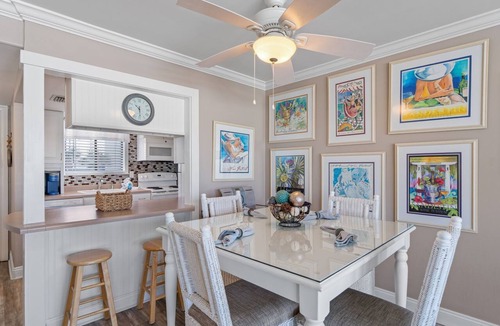 Holiday Isle Condo | Beachside 2BR | Gulf Views & Upper-Level Balcony