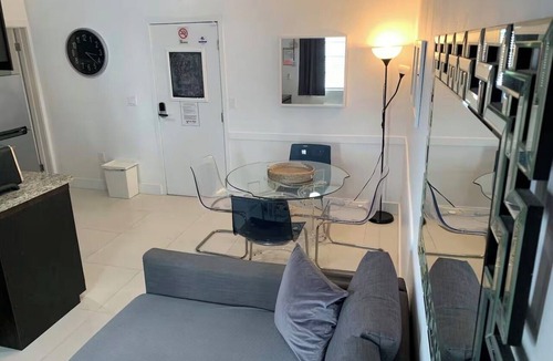 South of Fifth Condo | Beachside 3rdOcean Dr 2Bed -1Bath- Pool- 2 Beach Chairs & 1 Umbrella