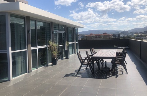 Wollongong CBD Apartment | Beachside and City lifestyle for a perfect holiday stay