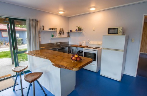 Tata Beach House | Beachside Bach - Ligar Bay Holiday Home