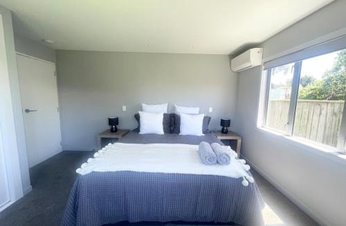 Napier House | Beachside Bliss - freshly renovated