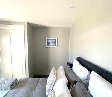 Napier House | Beachside Bliss - freshly renovated