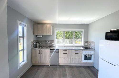 Napier House | Beachside Bliss - Modern Luxury