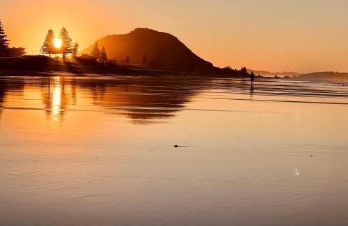 Omanu House | Beachside Bliss