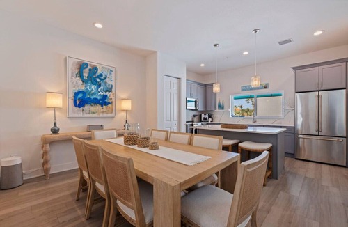 Madeira Beach House | Beachside Bliss | Rooftop Gulf Views & Fun Vibes