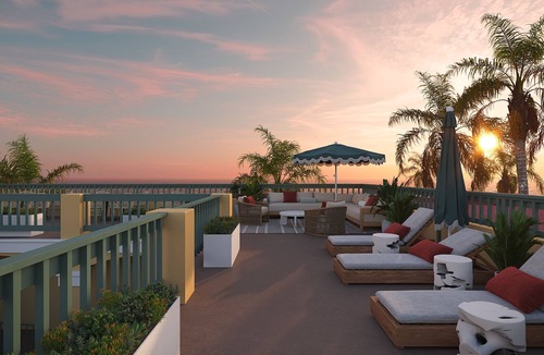 Diamond Crestview Hotel | Beachside Boutique Hotel + Pool + Hot Tub + Rooftop| The Mara by AvantStay