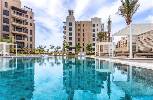 Umm Suqeim 3 Apartment | Beachside Calm 1BR - Pool, Gym & Stylish Retreat in Prime Dubai Spot