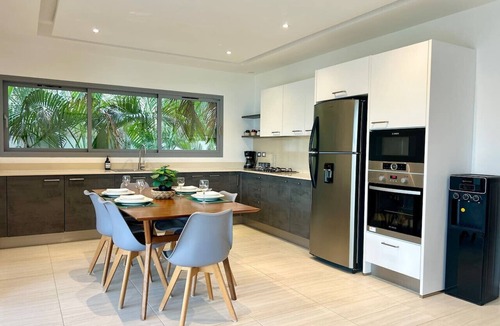 La Iglesia Apartment | Beachside Comfort 2BR Condo w/Pool & Terrace
