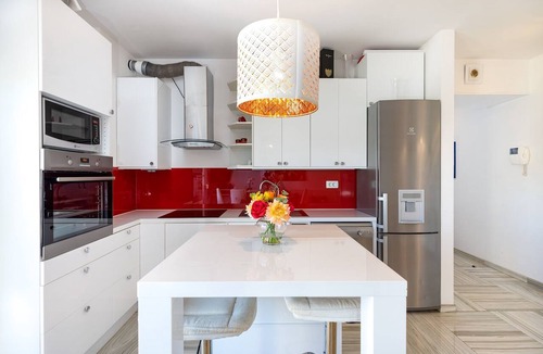 Bacvice Apartment | Beachside Comfort in Split with terrace