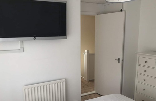 Swalecliffe House | BEACHSIDE COTTAGE , 2 Bedroom House WHITSTABLE