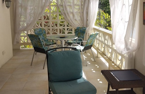 Fitts Village House | Beachside Cottage - right on the beach!
