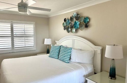 Sanibel Hotel | Beachside Escape with Garden Views, Bike Paths & Island Dining — 3 Units
