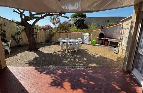 Torreilles-Plage House | Beachside Getaway in Torreilles - Cozy 2BR House for Couples/Families