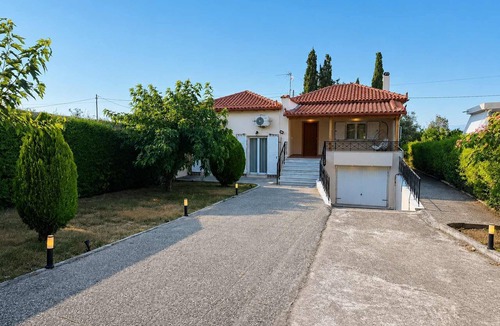 Assos-Lechaio Villa | Beachside Hideaway - Steps from Lechaio Blue Shore