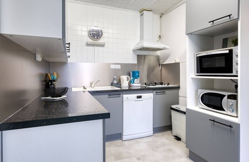Quartier du Casino House | Beachside House with Garden, Parking, & Close to La Rochelle – Sleeps 6