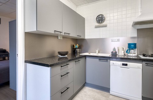 Quartier du Casino House | Beachside House with Garden, Parking, & Close to La Rochelle – Sleeps 6
