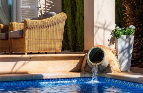 Sa Coma House | Beachside Holiday Home 'Casa Alegria' with Pool, Wi-Fi and Air Conditioning