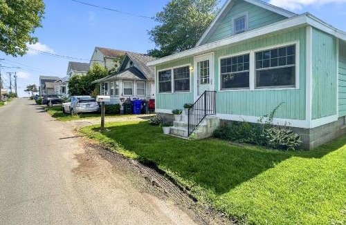 Pine Orchard House | Beachside in Branford