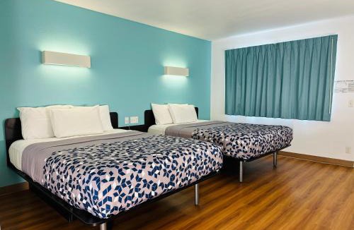 Crescent City Hotel | Beachside Inn