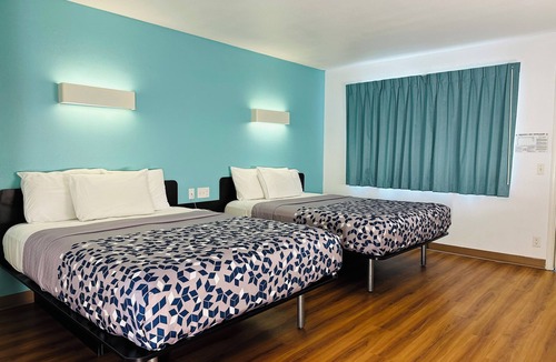 Crescent City Hotel | Beachside Inn