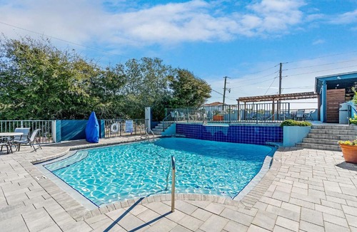 Crystal Beach Hotel | Beachside Inn