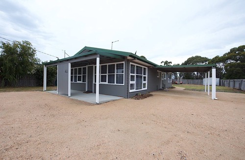 Stieglitz House | Beachside Luxe - Pet Friendly