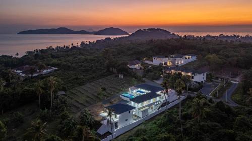 Na Mueang Villa | Beachside Luxury 4Br Villa Elena Private Pool