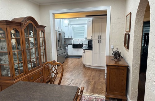 Lido Beach House | Beachside luxury, completely renovated 2023