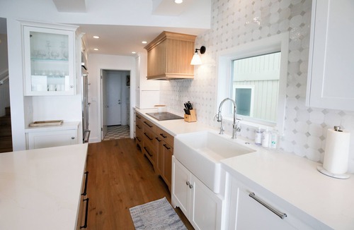 Faria Beach House | Beachside Luxury – Oceanfront - The Shoreline - 4-bedroom house with WiFi and AC