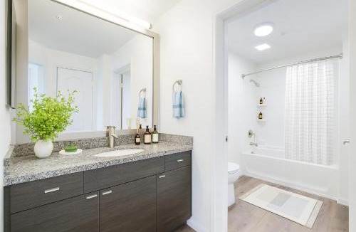 Marina del Rey Apartment | Beachside Marina Del Rey 2BR & 1BR - Resort Amenities