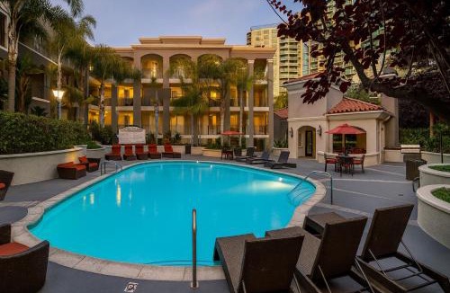 Marina del Rey Apartment | Beachside Marina Del Rey 2BR & 1BR - Resort Amenities